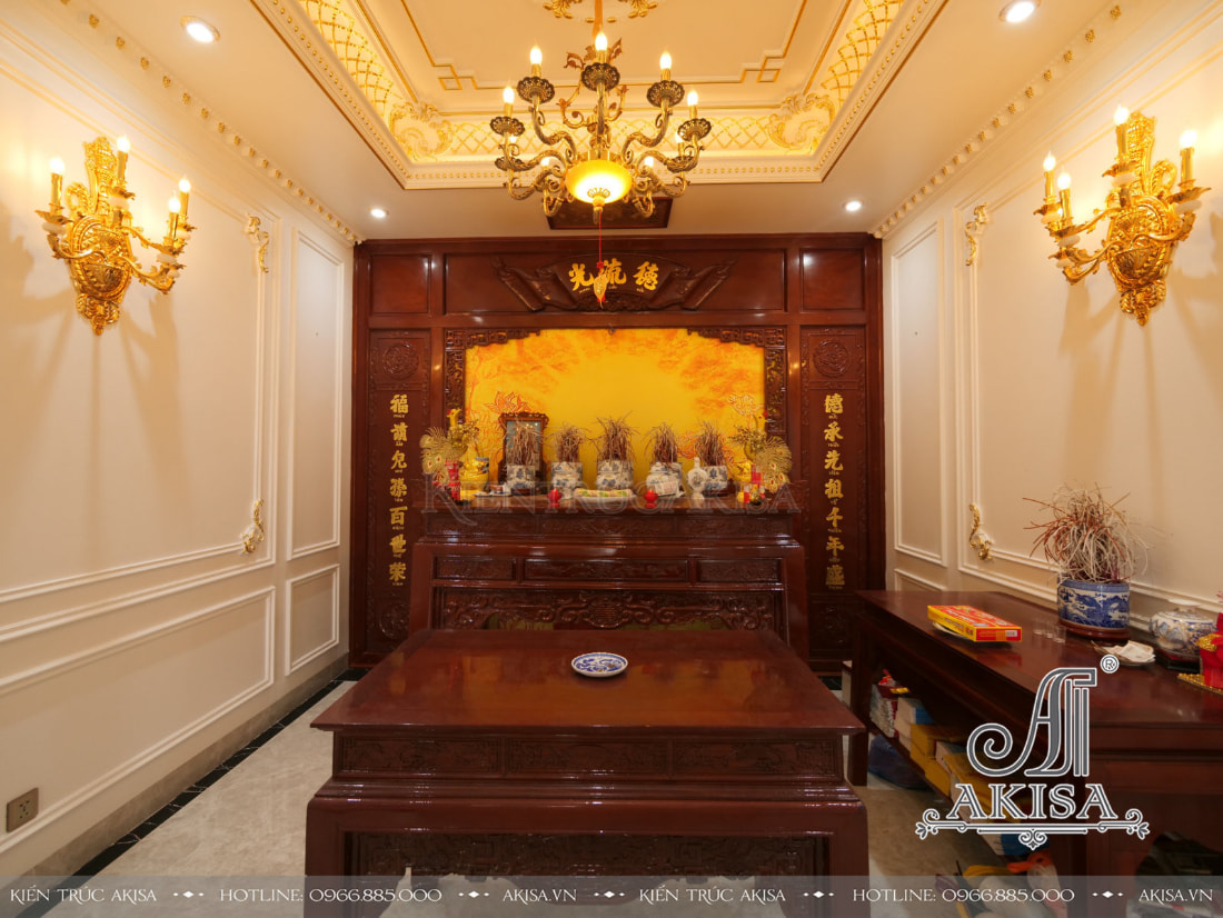 The altar in the house of a homeowner aged 1976 is placed in a good direction