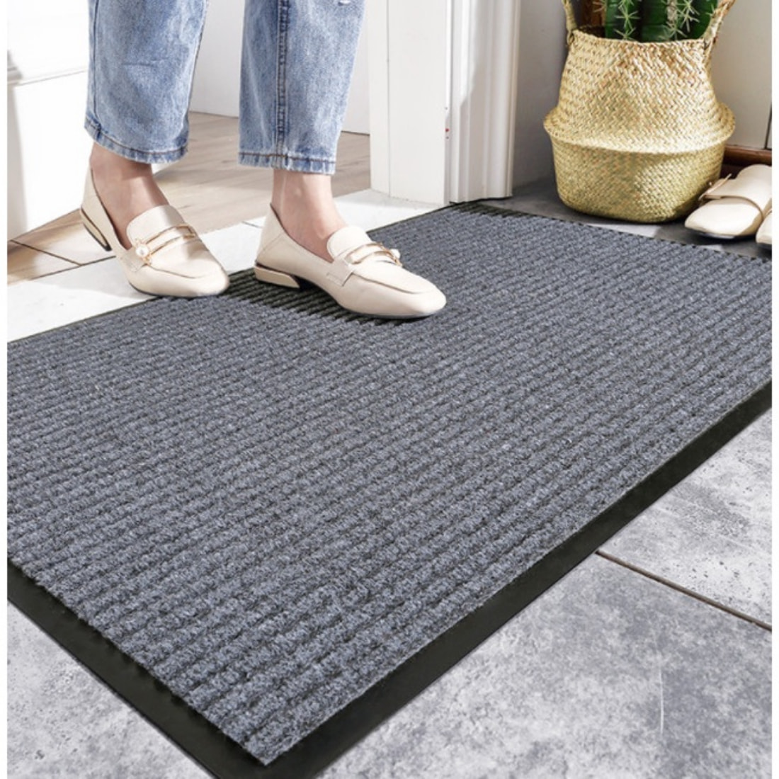 Choose a doormat with a compatible color that matches the homeowner's